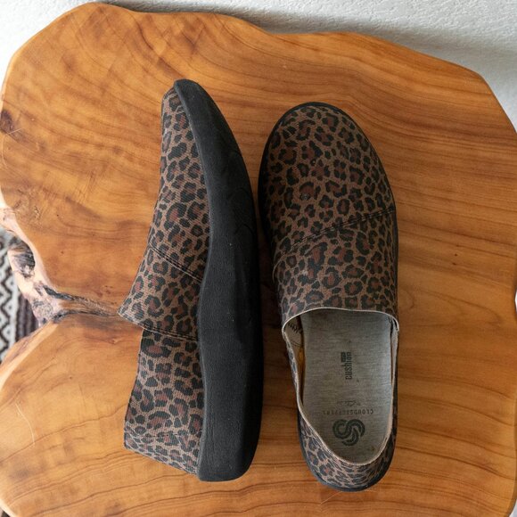Clarks Cloudsteppers Sillian Firn Leopard Print Slip-Ons | Size 9.5 - Picture 5 of 6